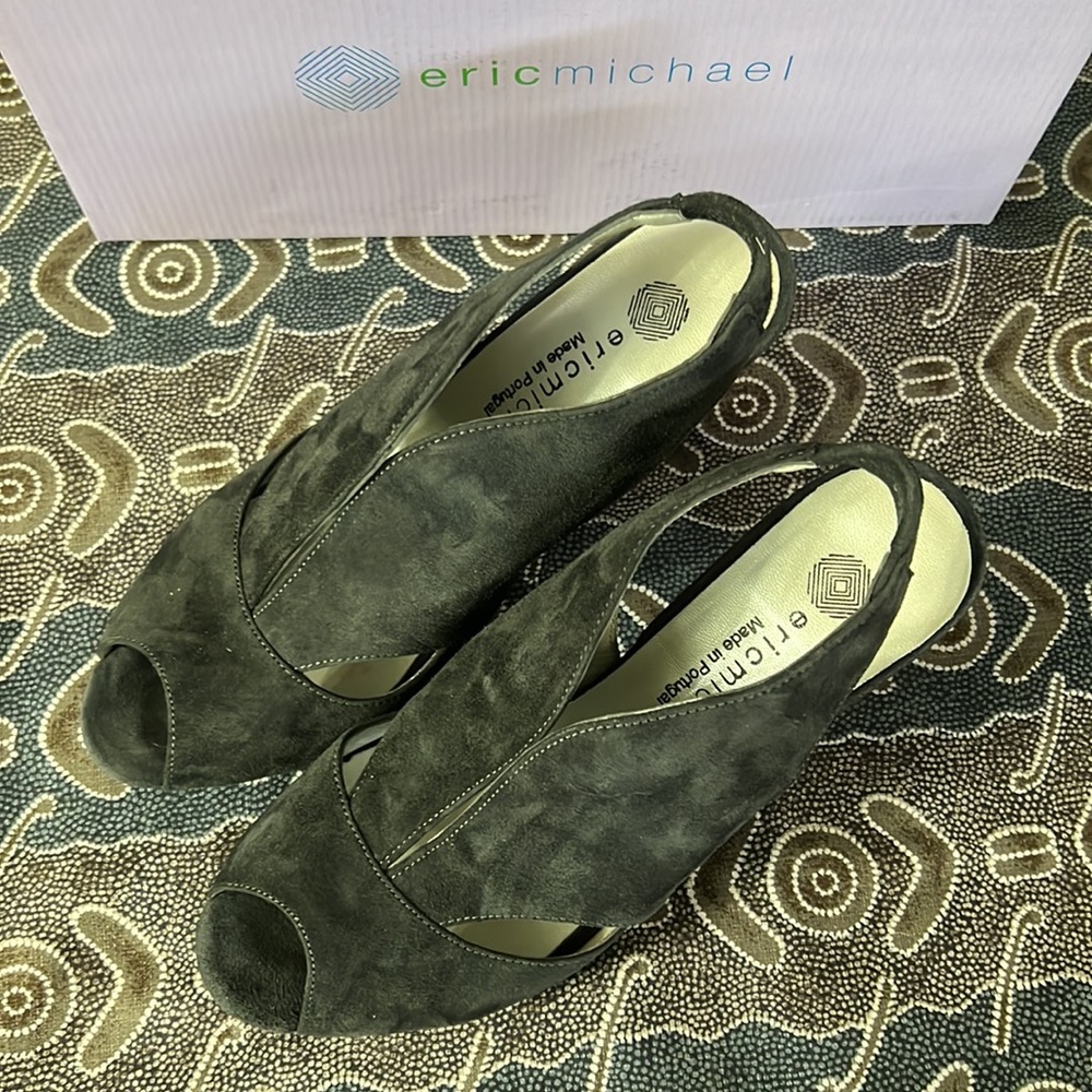 Eric Michael Peru grey suede peep-toe heels, sz 39, worn once